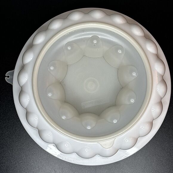 Tupperware 3 Piece White Jello Ring Gelatin Mold W/Lid #1201 1202 & 1203 - Picture 3 of 7